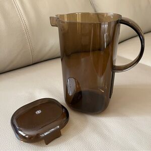 Vintage GUZZINI BROWN ACRYLIC WITH LID PITCHER CARAFE Fratelli Amanda Italy Made
